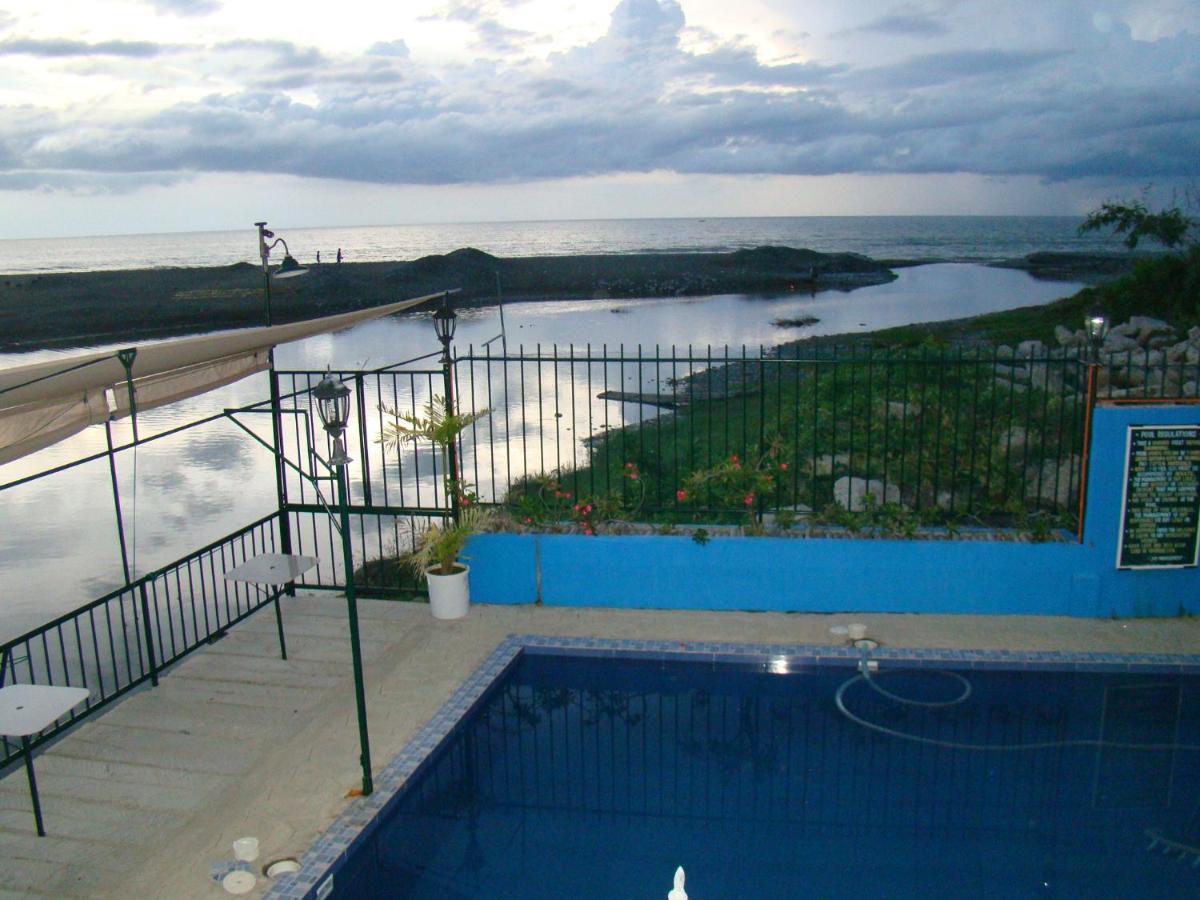 Tagudan Kubo Garden Hotel Tagudin 外观 照片